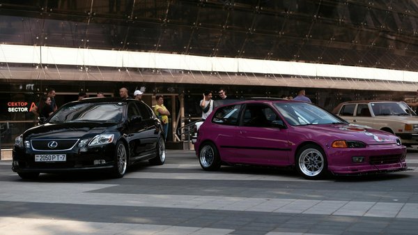 Comment les véhicules électriques transforment-ils le futur de l'industrie automobile ?